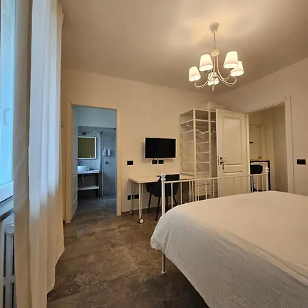 White House 住宿加早餐酒店 3*