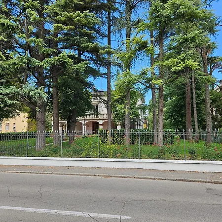 White House * Parma