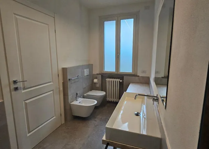 White House Oda ve Kahvaltı Parma